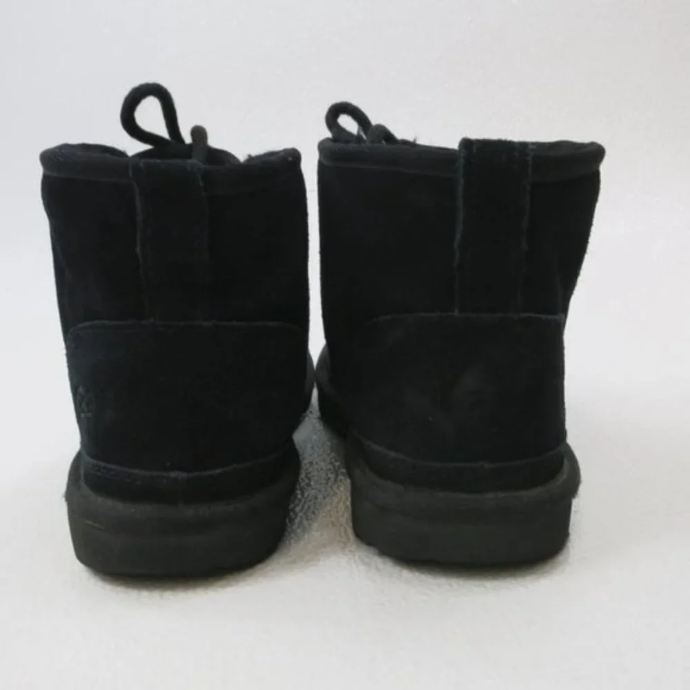 UGG Australia Neumal II Insulated Warm Winter Boots Kids Footwear Shoes sz 4